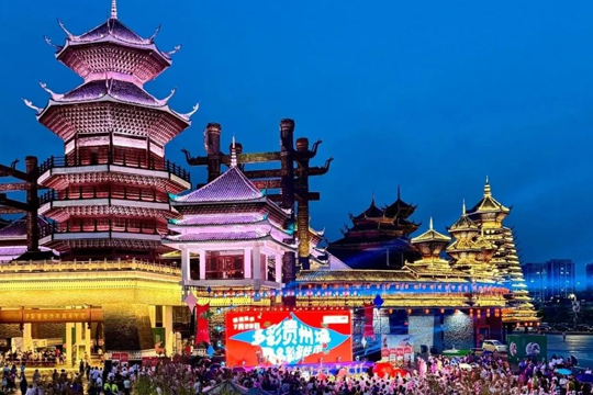 嗨翻国庆！k1十年体育品牌大屏闪耀多彩贵州城，点燃满山跑音乐生活节！